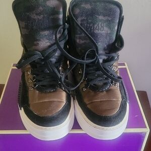 Stylish Black and Brown Sneakers Made Italy.